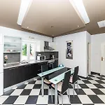 2 Bedroom Awesome In 公寓