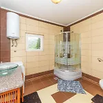 2 Bedroom Awesome In 公寓 玛里纳