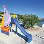 2 Bedroom Awesome In *