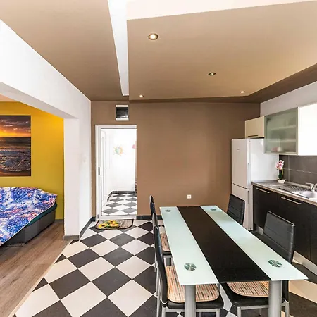 Lovely In With Wifi Apartment