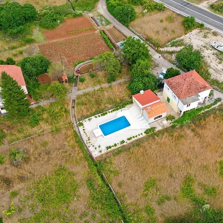 2 Bedroom Awesome In 公寓 玛里纳
