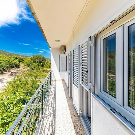 2 Bedroom Awesome In